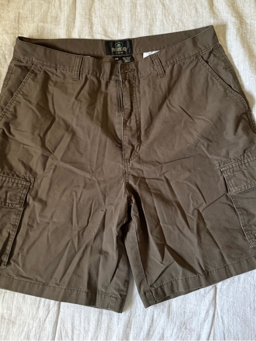 RedHead Men’s Dark Brown Cargo Shorts with Side Pockets